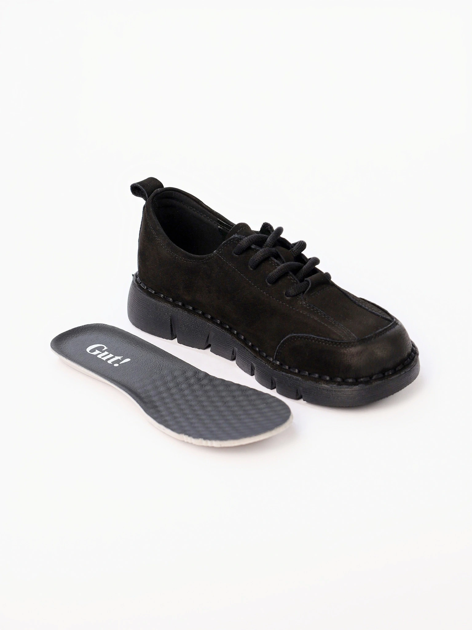 Туфли черного цвета из натурального нубука на шнуровке